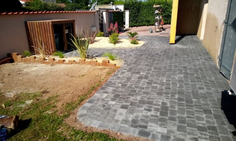 Création d'un pavage à Saint-Bonnet-de-Mure 